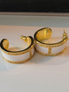 French White Enamel Diamond Embedded Gold C-Shaped Womens Elegant Simple Design High-End Feelings Hoop Earrings Jewelry