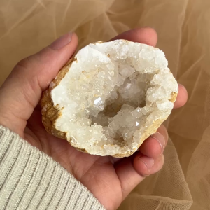 【SG】White Quartz Geode Crystal