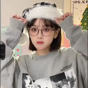 Nicedays🍒Kacamata Anti-cahaya Biru Wanita Modis/Kacamata Bingkai Besar Transparan Warna-warni/Kacamata Ponsel Kuil Logam
