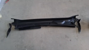 พลาสติกแผงคอจิ้งหรีด รีโว่ ของเก่า มือ2 มีตำหนิรอยบุบ 1 จุด และมีรอยขีดข่วนนิดหน่อย