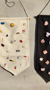 Multi-functional Portable Jewelry Display Hanger Blank Canvas Nordic Hanging Ornament Storage Cloth Brooch Display Flag Pin Badge Pin Display Pennant Black White Fabric Flag Lapel Badge Jewelry Storage Rack Brooches Canvas Wall Banner Decoration Show