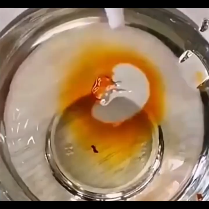 Axtpuat Stain Remover 350ml น้ํายาขจัดคราบทรงพลังโดยไม่ทําลายผ้า แค่ฉีดกับเสื้อผ้าของคุณจะดูใหม่อีกครั้ง ขวาน