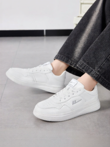 Warrior | Leisure and Versatile White Sneakers