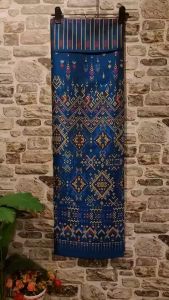 160.ผ้าไหมแกมฝ้าย ผ้าทอทั้งผืน ลายแพรวา สีน้ำเงิน