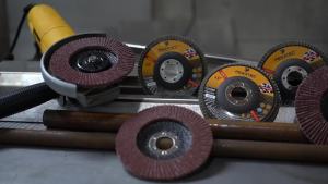 40 Grit Flap Discs 4 1/2 inch Flap Wheel Type 29 Flap Sanding Disc with 7/8 Arbor Aluminum Oxide Abrasives for Grinding Blending Sanding and Finishing - 10 Packs