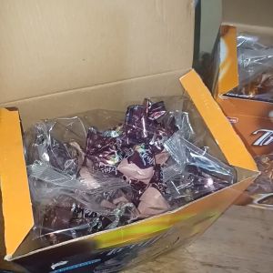 COKELAT TRUFFLE MIX RASA 1 KG / COKELAT ARAB RASA CARAMEL HAZELNUT STRAWBERRY COCONUT / BISA COD
