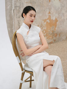 ชุดกี่เพ้าสีขาวสำหรับงานแต่งงาน ชุดกี่เพ้าสไตล์จีนใหม่ ชุดราตรีสง่างาม ชุดกี่เพ้าสไตล์จีน ชุดกี่เพ้ายาวปานกลาง แขนสั้น ฤดูใบไม้ผลิ 2024