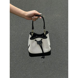 Canvas Bucket Bag Womens Commuter Tote Handbag Simple Design High-End Feeling Shoulder Crossbody Bag for Young Women