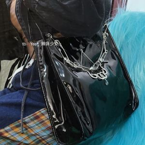 กระเป๋าสะพายไหล่ทรงถัง PU นิ่ม สะท้อนแสงสีดำ พร้อมสายรัดแบบอเนกประสงค์ กระเป๋าสะพายไหล่สไตล์ย้อนยุคสำหรับผู้หญิง กระเป๋าสะพายไหล่แบบลำลอง