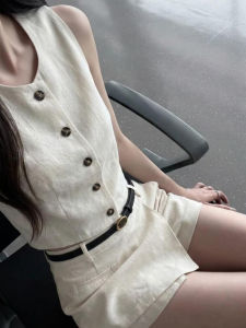 LIRUSHAN | Bộ Áo Măng Tô Không Tay và Quần Shorts Linen