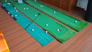 กล้องฝึกตีกอล์ฟแบบพกพา สำหรับกีฬากลางแจ้งลื่นกอล์ฟ ฝึกพัตกอล์ฟสูงสุด พรมสถานที่ที่ 24 ชั่วโมง