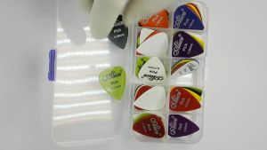 Hộp 50 Phím Gãy Guitar Nhiều Size Phím gãy Guitar Điện Phím Guitar Pick Guitar Electrick Phím Guitar Điện Pick Alice Combo Hộp 50 Cái Pick Cho Guitar Nhiều Size Hộp Phím Guitar 50 Cái  Pick Guitar Alice Hộp Phím Guitar Alice