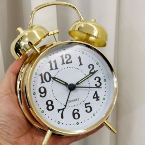 นาฬิกาตั้งโต๊ะแบบเรียบง่ายและย้อนยุคที่เงียบและตรงเวลา พร้อมเสียงระฆัง จอแสดงผลกลางคืน ขนาดเล็ก สำหรับตกแต่งห้องนอน