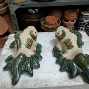Cặp Chậu bình gốm sứ cá treo tường men trắng xanh ( 2 con đối xứng )