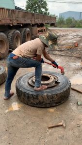 Kìm móc tanh gắp tanh cậy xẹc tanh lốp xe tải giá tốt