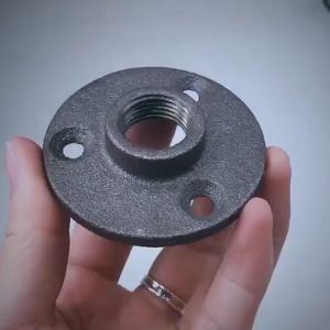 10pcs 1/2" Black Cast Iron Flange Floor/Wall Mount Pipe Fittings 3 Holes Malleable Iron Flange