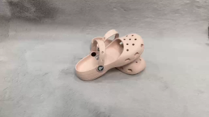Vietnamese childrens ballet sandals lightweight and non-slip suitable for everyday wear.