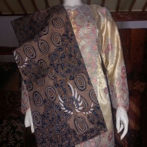 Jarik Krem Pastel Klasik Bawahan Kebaya