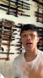 Golok Kebun Serbaguna Baja SUP9 Panjang Bilah 40cm Handle Kayu Sonokeling Dengan Sarung Kayu Rasamala Super Tajam Tahan Lama