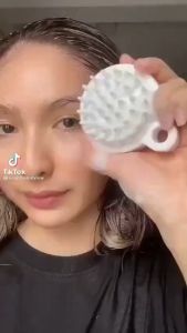 Lược Gội Đầu Mát Xa Da Đầu Silicon Giảm Rụng Kích Thích Mọc Tóc Thoải Mái Nhỏ Gọn Tiện Lợi (Trắng)