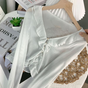 เสื้อคลุมกันแดดไหมเงินสไตล์สุดเก๋สำหรับผู้หญิงในฤดูร้อน แขนยาว เสื้อคาร์ดิแกนเปิดไหล่แบบบาง คอวี ทรงเข้ารูป