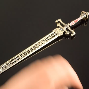 Mô hình Elden Ring Sword of Night and Flame 30cm kèm kệ trưng bày trang trí bàn làm việc case máy tính sưu tầm