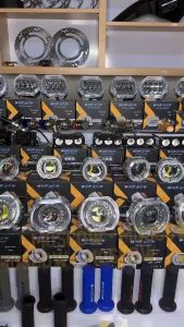 LAMPU TEMBAK SOROT SQL SENJA MERAH BIRU 6 MODE ORIGINAL MOSCOW include BAUT BREKET LAMPU LED SQL 5 MATA