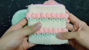 กระเป๋าสตางค์ กระเป๋าใส่เหรียญ ถักโครเชต์ ดอกไม้ ดอกทิวลิป ทำจากไหมพรมคอตตอนนม งานแฮนด์เมด