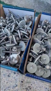 Vít Tôn mũ Inox 304 hộp 15Kg Hàng Chất Lượng Cao Kích Thước 4cm6cm.