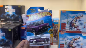 Mô Hình Xe Hot Wheels Cruise Bruiser Tím - Săn Lô M 2026