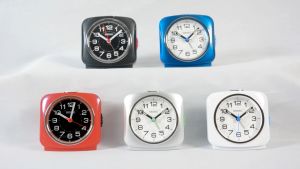 SEIKO CLOCKS นาฬิกาปลุก รุ่น QHE194R ขนาด 3.7 นิ้ว