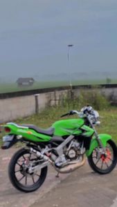 STRIPING STICKER LIS LES POLET kawasaki ninja ss 150 standar 2012 hijau stiker motor berkualitas terbaik termurah Mahkota Stiker