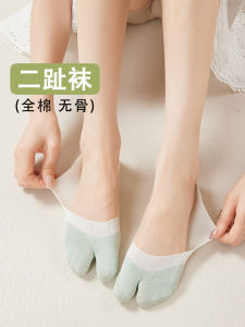 Split Toe Womens Boat Socks Summer Thin Boneless Sweat Absorbing and Deodorant Invisible Shallow Mouth Non Slip Tight Womens Two-Toe Socks