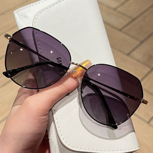 แว่นกันแดดแบบสะท้อนแสงสำหรับผู้หญิง ป้องกันรังสียูวี ทรงหน้าใหญ่ ทรงบาง แว่นกันแดดแบบใหม่ 2025 แฟชั่นฤดูร้อน ป้องกันแสงแดด ระดับไฮเอนด์