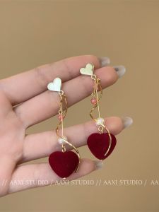 Winter Red Flocking Heart Long Womens Earrings Elegant Sweet Cute White Enhancing Clip-Ons No Piercing Required Fashion Jewelry