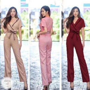 SS076 จั้มสูทขายาว ดีเทลทรงปกสูทตัดกุ้นดำ เนื้อผ้าซาร่างานซิปหลัง มีเชือกผูกโบว์ที่เอว