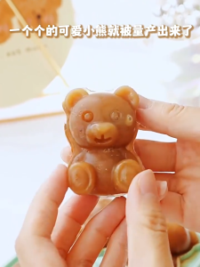 3D Bear Ice Molder 4 Grid Ice Cream Box Household soft silicone ice box Silicone Model Bear Shape Mold Ice Block Cube Coffee Chocolate Molder Cute Little Teddy Bear Shape Ice Cube Ice Cream Ice Box Cute Bear Ice Cube Tray