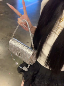 Silver Folded Crossbody Bag Womens Autumn 2025 New Luxury Small Luxury High-End Feel Underarm Chain Womens Bag British Style