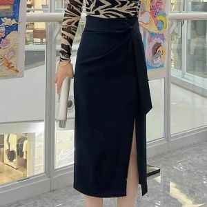 Chân váy chữ a dài qua gối xẻ trước phối lơ hai lớp hàng quảng châu(mã 3)