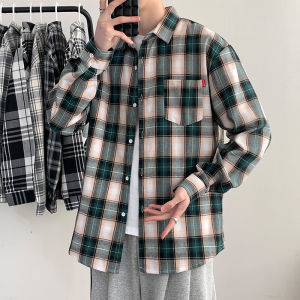 เสื้อเชิ้ตแขนยาวผู้ชาย ลายสก็อต 2024 ใหม่ ฤดูใบไม้ผลิ ฤดูใบไม้ร่วง แจ๊กเก็ตคู่รัก อินเทรนด์ เสื้อสเวตเตอร์ Regular Fit สไตล์ญี่ปุ่น Flocking