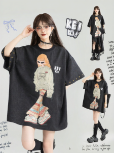 Keiko | Retro Y2K Style Loose Printed T-Shirt with Studs