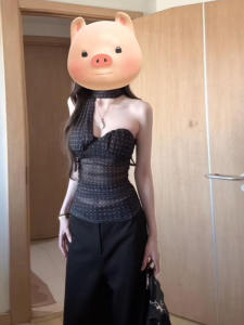 American Retro Unique Beautiful Diagonal Shoulder Hanging Neck Strap Vest Polka Dot Top Summer 2026 Fashion Womens Vest