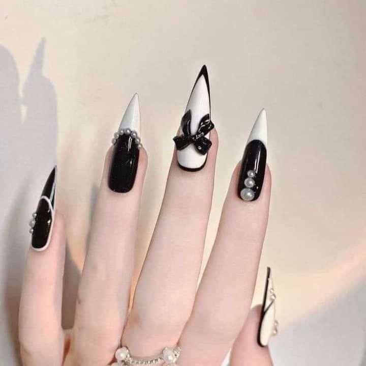 Bộ móng tay Nail box thiết kế màu đen trắng thương hiệu Cha Nel B |  Lazada.vn