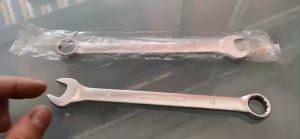 CỜ LÊ VÒM MIỆNG KHOÁ SỐ 13 DÙNG ĐỂ SIẾT ỐC KỆ SẮT V LỖ