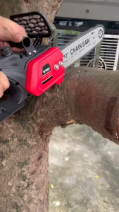 【รับประกัน 10 ปี】 เลื่อยไฟฟ้าไร้สาย เลื่อยยนต์ 12นิ้ว 21V/48V กำลังสูง9999W เลื่อยโซ่ไฟฟ้า มอเตอร์ไร้แปรงถ่านพลังงานสูง เลื่อยโซ่ เลื่อยโซ่ไร้สาย เลื่อยตัดไม้ ความจุสูง24000mAh