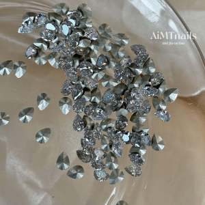 Qianxin Huatao New Product Sparkling Pointed Bottom Zirconia Waterdrop Snake Wrapping Material Kit with Steel Beads for Nail Art