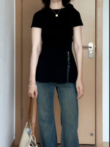 Black Butterfly Knot Ice Silk Knitted Short Sleeve T-Shirt Womens Summer Fashionable Unique Slim Fit Split Top Korean Style