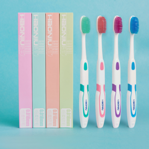 [Ready Stock] Whitening  Cleansing toothbrush  1 PCS