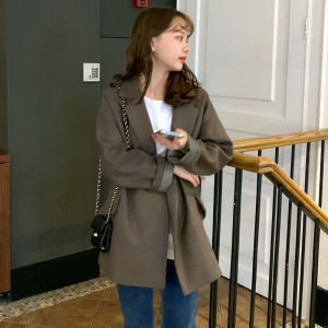 เสื้อสูทผู้หญิงทรงหลวมสไตล์ย้อนยุคแบบลำลอง ปกโปโล แขนยาว ปกติ คอปก กระดุมสองแถว ฤดูหนาว 2019 ผ้าฝ้ายโพลีเอสเตอร์