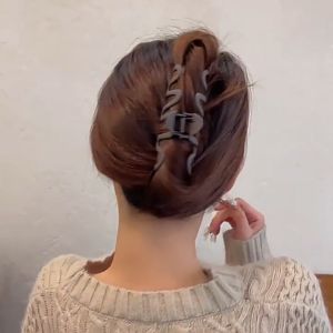 【Pharaoh🎀COD】Niche Headdress Wave Hairpin High-End Highed Hair Claw Claw Claw Female Curly Hair Shark Clip